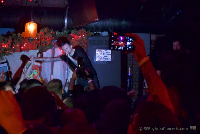Daughters' Alexis Marshall @ Bottom of the Hill (Photo: Kevin Keating - f/2.8 1/60 ISO 10000)